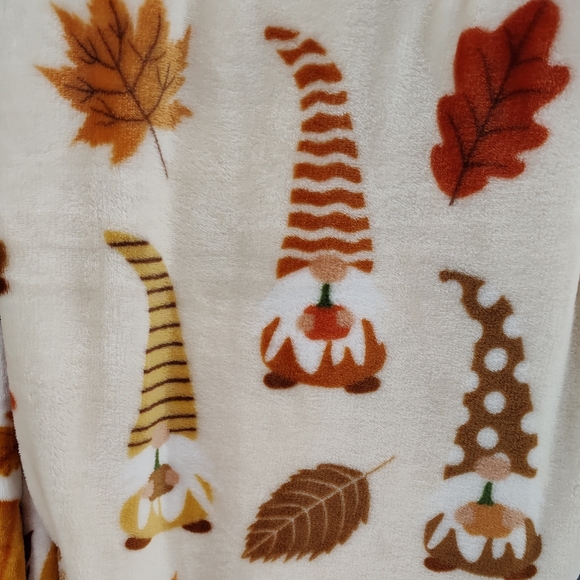 Signature Throw Blanket 50" x 70" Or 60x70" Holiday Cozy Soft CHOOSE NEW - Picture 5 of 8